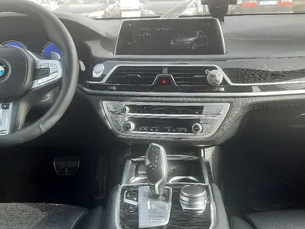 BMW 730 2018 года за 25 000 000 тг. в Алматы – фото 28