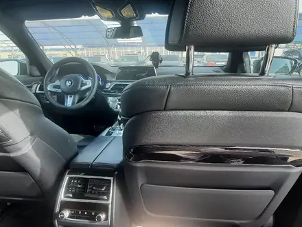 BMW 730 2018 года за 25 000 000 тг. в Алматы – фото 31