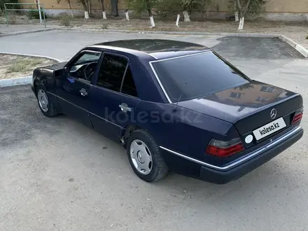 Mercedes-Benz E 200 1991 года за 900 000 тг. в Алматы – фото 4