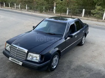 Mercedes-Benz E 200 1991 года за 900 000 тг. в Алматы – фото 2