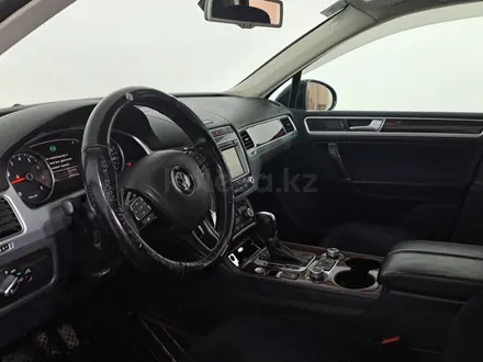 Volkswagen Touareg 2014 года за 9 490 000 тг. в Астана – фото 12