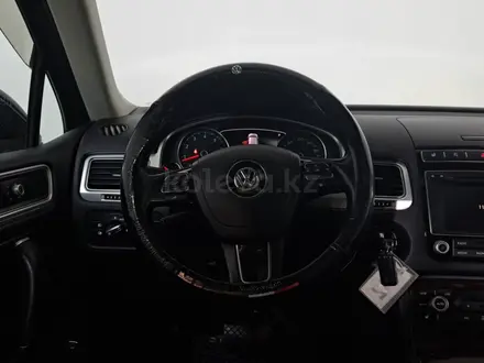 Volkswagen Touareg 2014 года за 9 490 000 тг. в Астана – фото 13