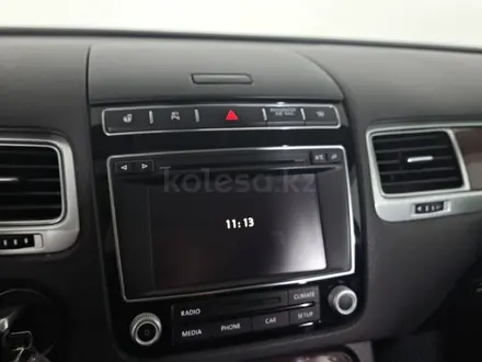 Volkswagen Touareg 2014 года за 9 490 000 тг. в Астана – фото 18