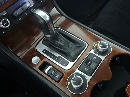 Volkswagen Touareg 2014 года за 9 490 000 тг. в Астана – фото 20