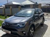 Toyota RAV4 2018 года за 13 990 000 тг. в Усть-Каменогорск