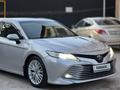 Toyota Camry 2018 года за 13 000 000 тг. в Алматы – фото 5
