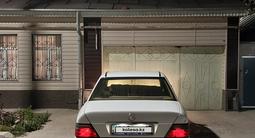 Mercedes-Benz E 200 1993 года за 1 850 000 тг. в Шымкент – фото 5
