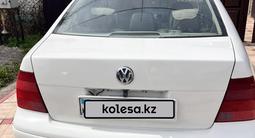 Volkswagen Jetta 2001 года за 2 500 000 тг. в Шымкент – фото 2