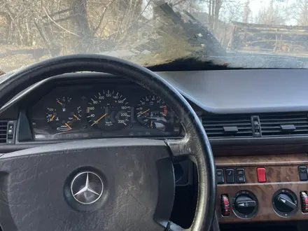 Mercedes-Benz E 230 1992 года за 700 000 тг. в Есик – фото 7