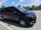 Mercedes-Benz V 220 2023 годаfor46 000 000 тг. в Астана