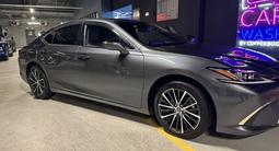 Lexus ES 250 2021 года за 21 300 000 тг. в Астана