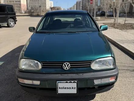 Volkswagen Golf 1996 года за 1 900 000 тг. в Астана – фото 6