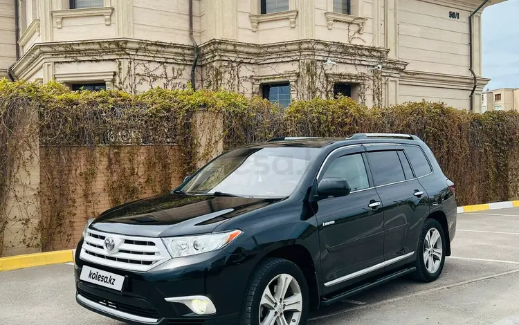 Toyota Highlander 2011 года за 13 000 000 тг. в Актау