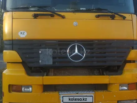 Mercedes-Benz  Actros 2000 года за 14 000 000 тг. в Алматы