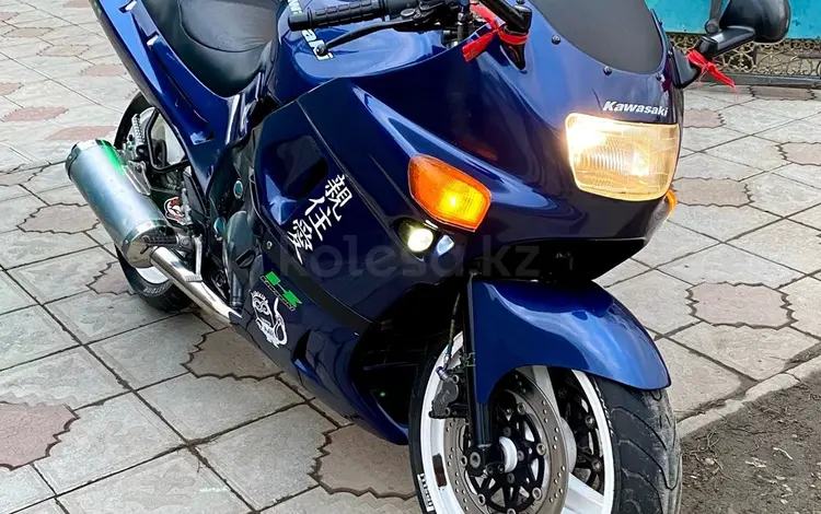 Kawasaki  ZZR 400 1996 года за 1 450 000 тг. в Астана