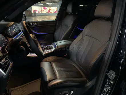 BMW X5 2022 года за 42 000 000 тг. в Алматы – фото 11