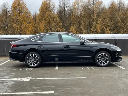 Hyundai Sonata 2023 года за 15 200 000 тг. в Караганда – фото 2