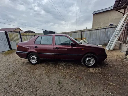 Volkswagen Vento 1992 года за 1 050 000 тг. в Алматы – фото 2