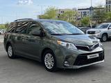 Toyota Sienna 2014 года за 8 500 000 тг. в Атырау