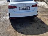 Hyundai Accent 2021 года за 8 300 000 тг. в Актобе – фото 2