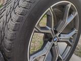 Комплект оригинальных колес BMW X6 M50i за 750 000 тг. в Шымкент