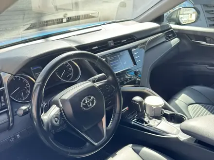Toyota Camry 2019 года за 11 000 000 тг. в Караганда – фото 12