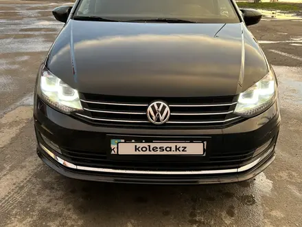 Volkswagen Polo 2015 года за 5 700 000 тг. в Атырау