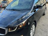 Kia Carnival 2016 года за 8 500 000 тг. в Актау – фото 5