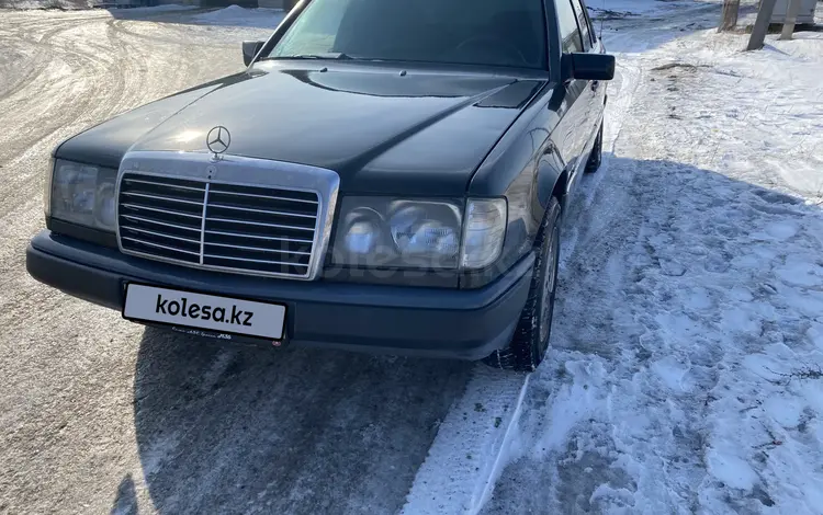 Mercedes-Benz E 220 1991 годаfor1 350 000 тг. в Павлодар