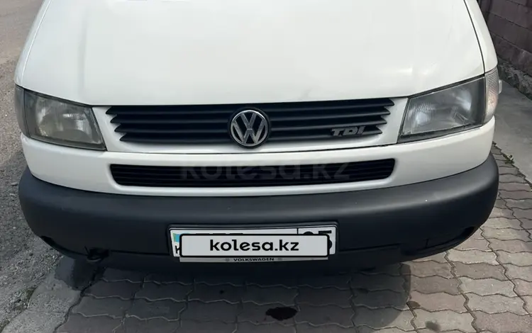 Volkswagen Caravelle 2003 годаfor6 000 000 тг. в Алматы