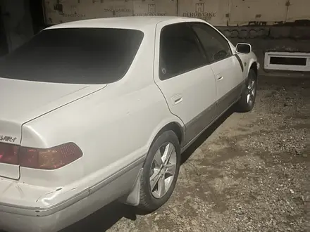 Toyota Camry Gracia 1999 года за 3 000 000 тг. в Семей – фото 2