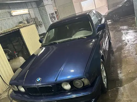 BMW 520 1991 года за 1 000 000 тг. в Актобе