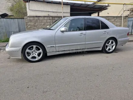 Mercedes-Benz E 280 2000 года за 3 700 000 тг. в Алматы – фото 2