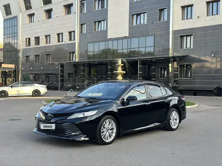 Toyota Camry 2020 года за 12 900 000 тг. в Алматы