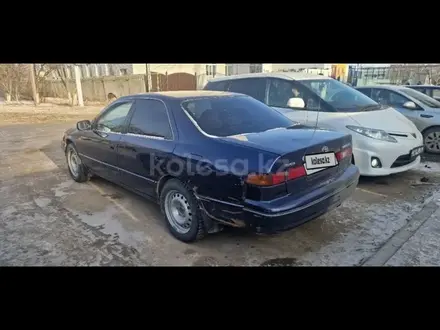 Toyota Camry 1997 года за 2 100 000 тг. в Атырау – фото 11