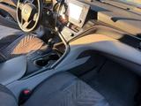 Toyota Camry 2021 года за 12 299 000 тг. в Кызылорда – фото 2
