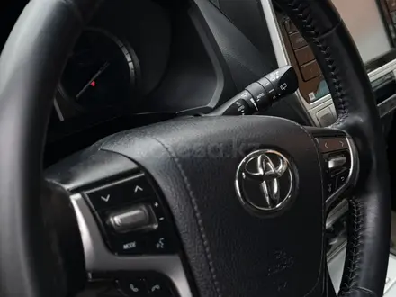 Toyota Land Cruiser Prado 2020 года за 23 500 000 тг. в Актобе – фото 23