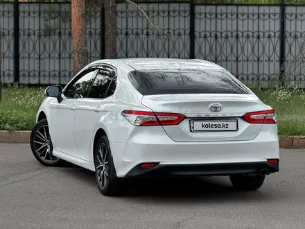 Toyota Camry 2022 года за 16 300 000 тг. в Усть-Каменогорск – фото 2