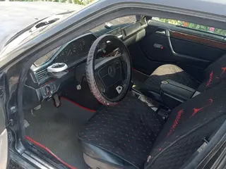 Mercedes-Benz E 230