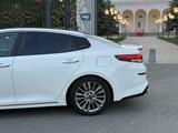 Kia K5 2019 года за 7 300 000 тг. в Алматы – фото 4