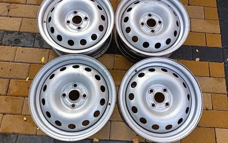 Оригинальные металлические диски на автомашину Kia Rio (R15 4*100 за 50 000 тг. в Астана