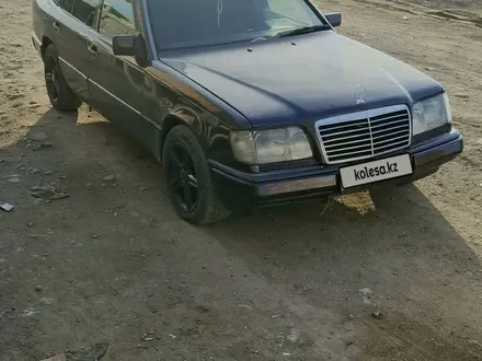 Mercedes-Benz E 260 1990 года за 2 000 000 тг. в Усть-Каменогорск