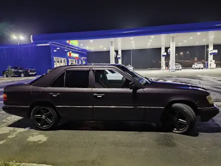 Mercedes-Benz E 260 1990 года за 2 000 000 тг. в Усть-Каменогорск – фото 8