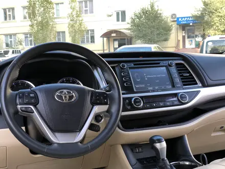 Toyota Highlander 2016 года за 13 000 000 тг. в Актау – фото 19