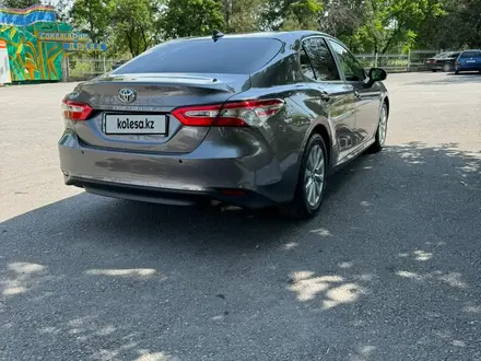 Toyota Camry 2019 года за 12 500 000 тг. в Шымкент – фото 3