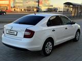 Skoda Rapid 2018 года за 2 200 000 тг. в Уральск – фото 4