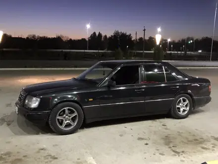 Mercedes-Benz E 230 1992 года за 1 750 000 тг. в Актобе