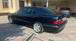 Mercedes-Benz E 320 2000 года за 3 999 999 тг. в Алматы – фото 2