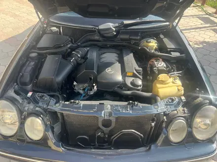 Mercedes-Benz E 320 2000 года за 3 500 000 тг. в Алматы – фото 12