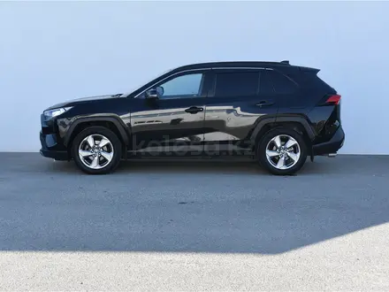 Toyota RAV4 2021 года за 12 500 000 тг. в Атырау – фото 3